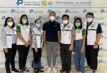 มูลนิธิการแพทย์สยามบรมราชกุมารี มอบวัคซีนป้องกันไวรัสโควิด-19 เข็มกระตุ้นฉีดให้ผู้สื่อข่าว
