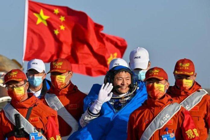 (EyesonSci) CHINA-SHENZHOU-16-RETURN (CN)