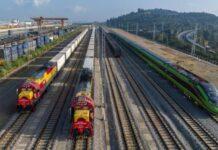 รถไฟสินค้าห่วงโซ่ความเย็น ‘จีน-ลาว’ และ ‘จีน-เวียดนาม’ เริ่มวิ่งบริการแล้ว