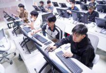คณะศิลปกรรมฯ ม.ธุรกิจบัณฑิตย์ เปิดบ้านต้อนรับนักศึกษาจากวิทยาลัยอาชีวศึกษาสันติราษฎร์ ในพระอุปถัมภ์ฯ ดูงานสายกราฟิกดีไซน์ ในโครงการ “DPU Campus Visit”