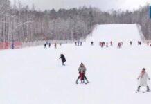 (คลิป) นักท่องเที่ยวตื่นเต้นกับต้นฤดูหนาวที่เมืองโม่เหอ ทางเหนือสุดของจีน