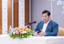 ท่านวัชเรศร วิวัชรวงศ์ ร่วมบรรยาย กฎหมายกับการค้าระหว่างประเทศ แก่ หลักสูตร บทจ.1 (Young)
