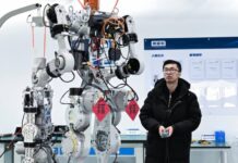 GLOBALink : บริษัทจีนปรับแต่ง ‘หุ่นยนต์ฮิวแมนนอยด์’ รับน้ำหนักได้ 60 กก.-เดินขาตรง