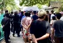 ระอุ! ชายชุดดำยกพวกบุก “ชุมชนริมคลองลาดพร้าว 80” กลางวันแสกๆ – ชาวบ้านลุกฮือต้าน ไล่ที่ไร้หมายศาล