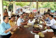 เอกอัครราชทูตหาน จื้อเฉียง เยี่ยมชมสำรวจสวนทุเรียนในจังหวัดระยอง