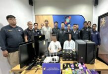 (คลิป) “ตำรวจท่องเที่ยว” ลุยเว็บพนัน! ล็อก 2 แอดมิน คาจอคอมฯ ขยายผล ลากคอตัวการใหญ่!