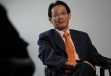 อดีต รมว.คลังชี้ราคาสินค้าเกษตรเกือบทุกชนิดตกต่ำมาก ต้องปรับค่าเงินบาท ปชช.จะมีรายได้เพิ่มขึ้น