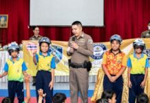 (คลิป) ตำรวจพัทยาท้าทายสถิติโลก! อบรมความปลอดภัยทางถนนทะลุ 9,999 คนในวันเดียว