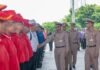 ผู้บัญชาการทหารเรือ ตรวจเยี่ยมกำลังพลฝีพายประจำเรือพระราชพิธี ในการจัดขบวนพยุหยาตราทางชลมารค
