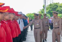ผู้บัญชาการทหารเรือ ตรวจเยี่ยมกำลังพลฝีพายประจำเรือพระราชพิธี ในการจัดขบวนพยุหยาตราทางชลมารค